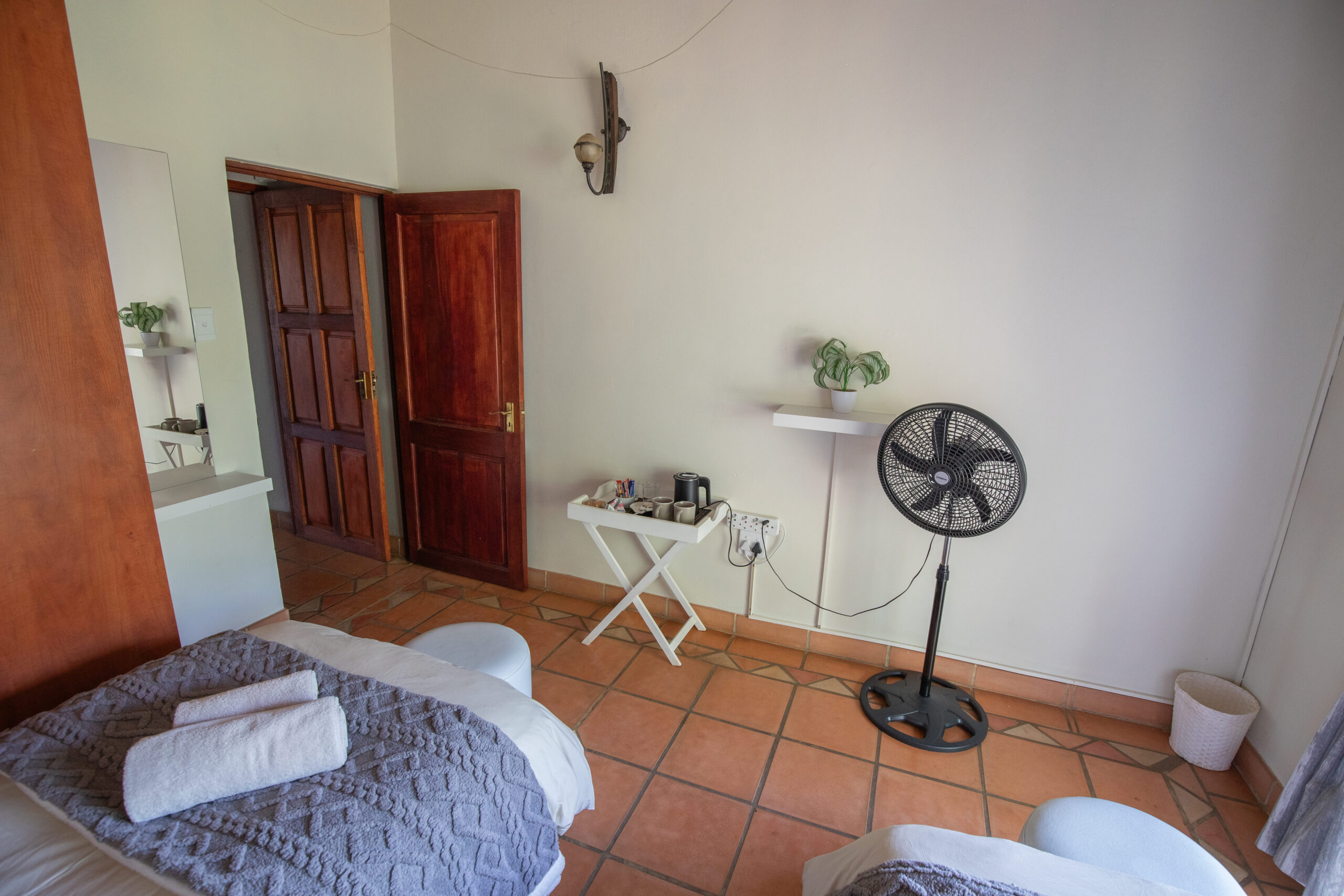 Weaver's Nest Guesthouse Finch Room