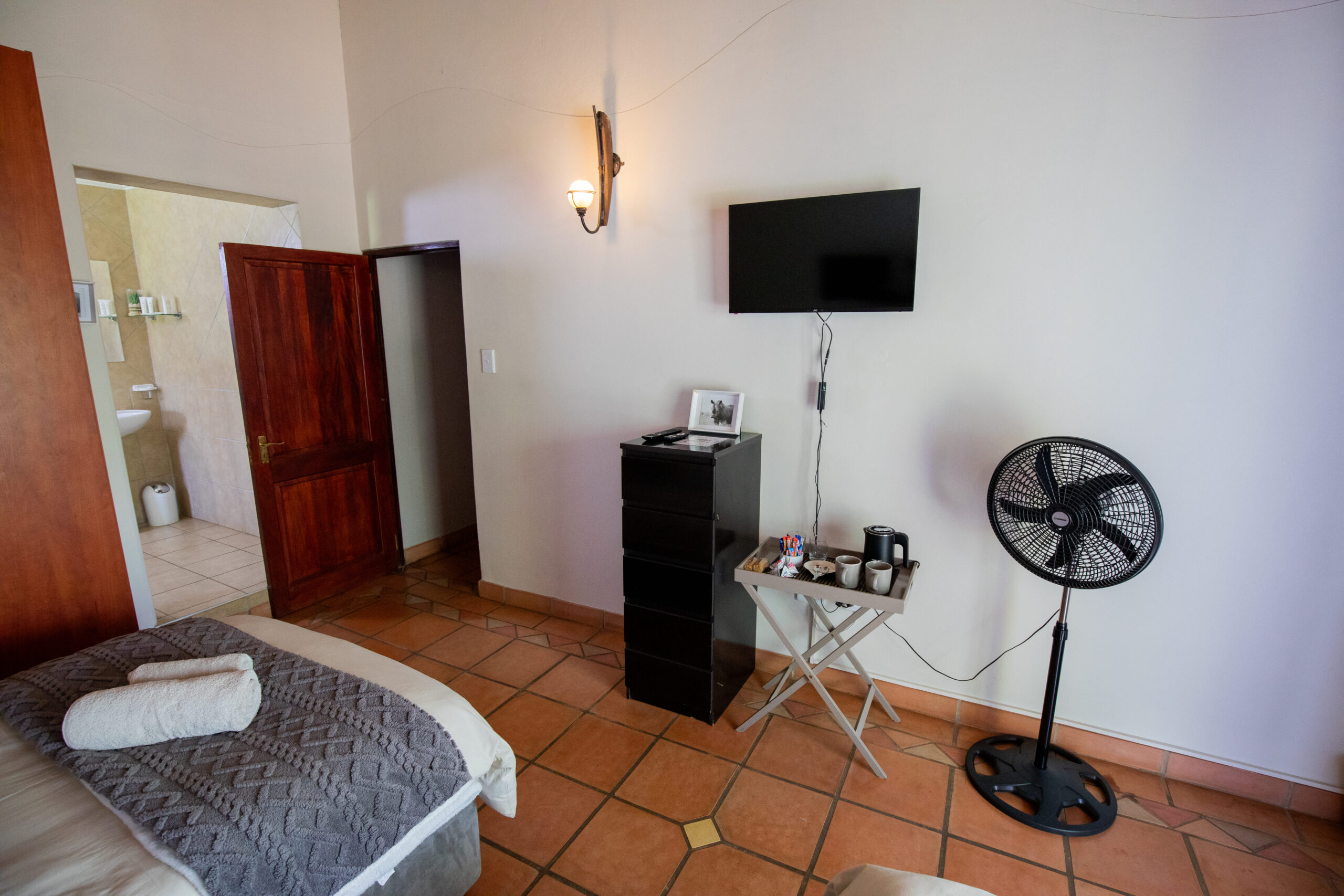 Weaver's Nest Guesthouse Sparrow Room