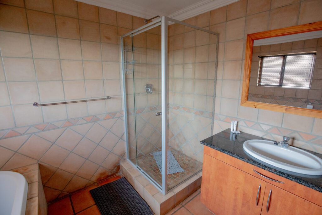 Weaver's Nest Guesthouse Sunbird Room